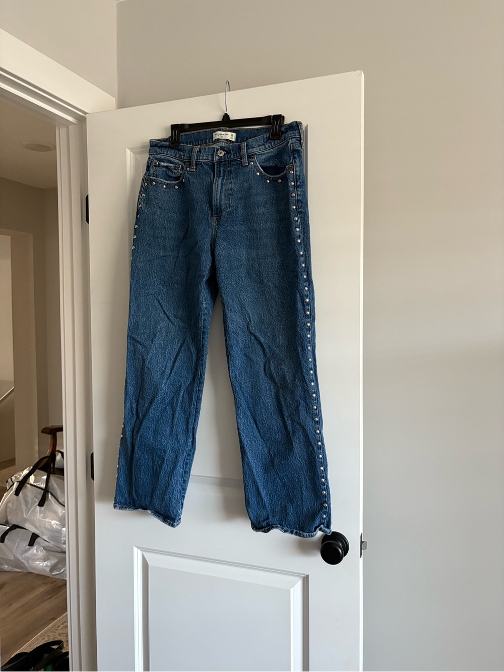 Abercrombie Studded Low Riss Mid Wash Blue Women’s Jeans
